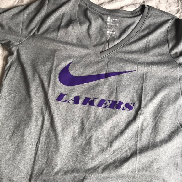 Women’s Los Angeles Lakers t shirt - Picture 3 of 4